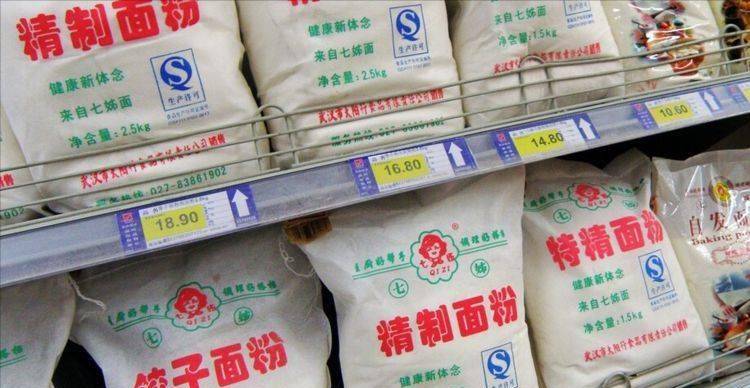 懂行人买面粉<strong></p>
<p>面粉价格</strong>，别光看价格，牢记“3看3不要”，挑到优质好面粉