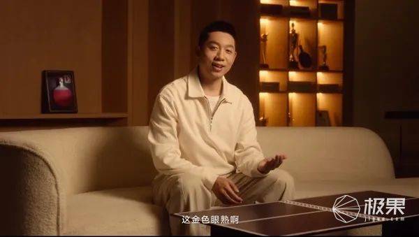 华为硬刚苹果！全球首款三折叠手机「又大又薄」<strong></p>
<p>手机炒币</strong>，预定价炒到10万一台...