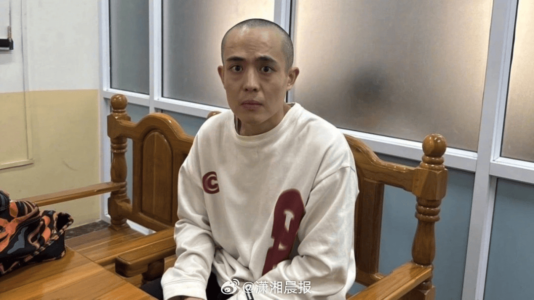 演员王星已被接到泰国<strong></p>
<p>金银国际行情</strong>，画面曝光！另一位23岁小伙也失联，家人被威胁