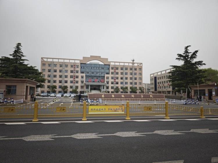 山东一任教31年教师临近退休突遭解聘<strong></p>
<p>看客币</strong>，学校回应