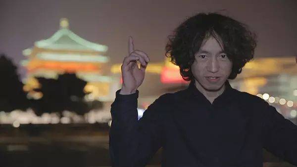 知名歌手复出<strong></p>
<p>炒华克金</strong>！曾被强制送进精神病院