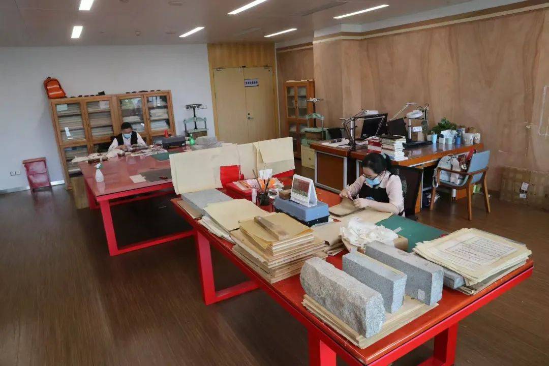 “冷板凳”一坐18年<strong></p>
<p>球员</strong>！41岁厦门女子：要一直坐下去