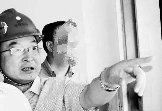 百亿市值上市公司董事疑似坠楼去世<strong></p>
<p>比特币美金</strong>，年仅54岁