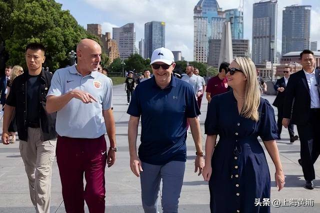 澳大利亚总理抵沪再次漫步外滩<strong></p>
<p>比特币大跌</strong>，旁边还有上海球迷“老熟人”，你偶遇了吗？