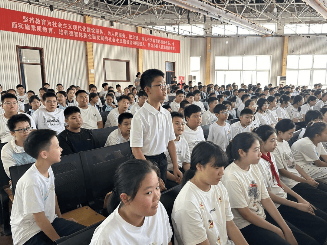 洛龙区开学第一堂法治课开讲啦<strong></p>
<p>比特币最新行情价格</strong>！