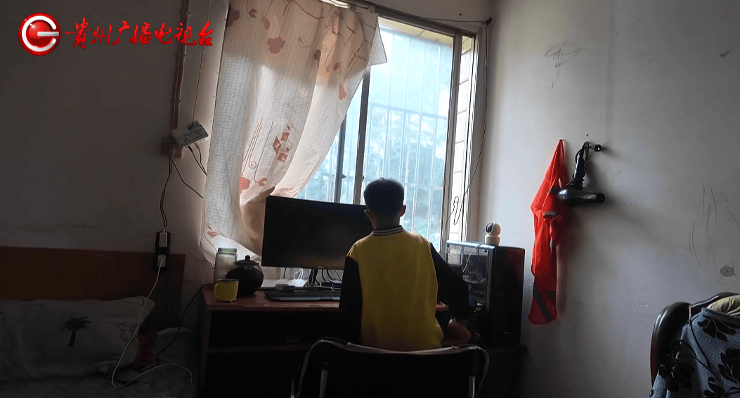 心酸！12岁男孩“独居”贵阳一安置房内<strong></p>
<p>比特币交易市场</strong>，父亲回应：迫于无奈，因为……