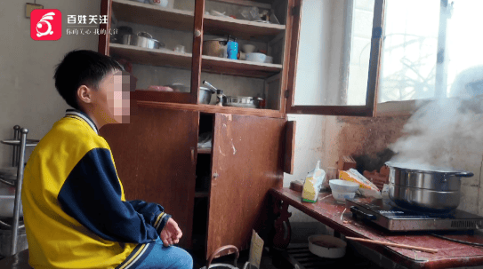 心酸！12岁男孩“独居”贵阳一安置房内<strong></p>
<p>比特币交易市场</strong>，父亲回应：迫于无奈，因为……