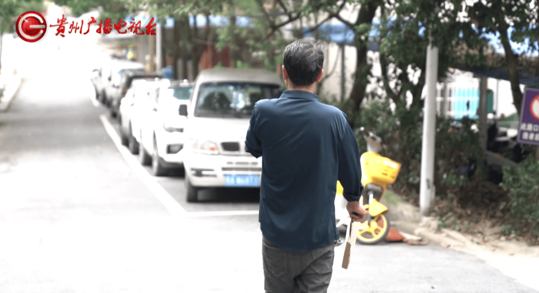心酸！12岁男孩“独居”贵阳一安置房内<strong></p>
<p>比特币交易市场</strong>，父亲回应：迫于无奈，因为……