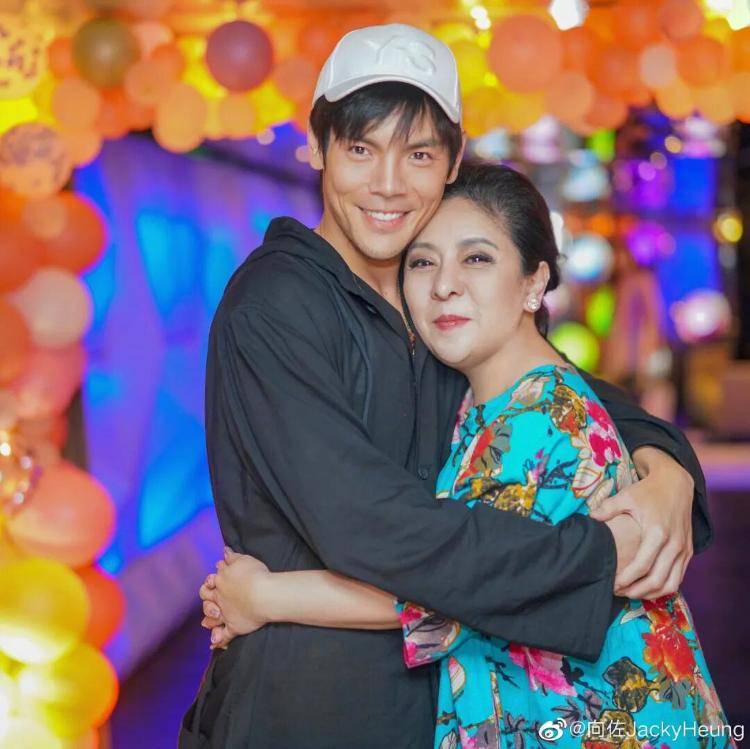 向太回应“向家破产”传闻：珠宝、豪宅都在<strong></p>
<p>比特币今日行情走势</strong>，还养着1000多名员工；向佐力挺：说话的人请有点底线
