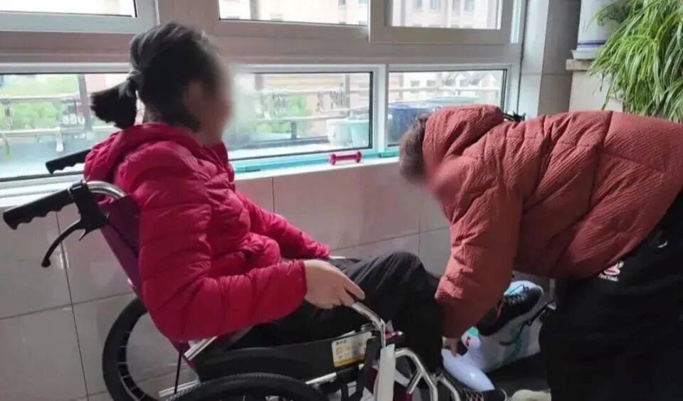 28岁妻子突发罕见病全身瘫痪<strong></p>
<p>比特币多少钱</strong>，丈夫哄骗卖婚房携款失踪，检方强势介入