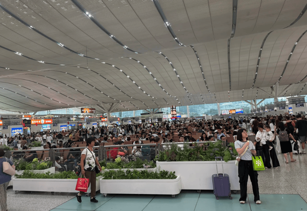 “不亚于春节回家”！凌晨5点<strong></p>
<p>比特币多少钱</strong>，深圳有人已经堵在路上……