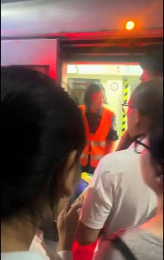 大连地铁发生故障停运一小时<strong></p>
<p>美元比特币</strong>，目击者称看到120和警车，工作人员否认列车和人相撞，故障原因在落实中