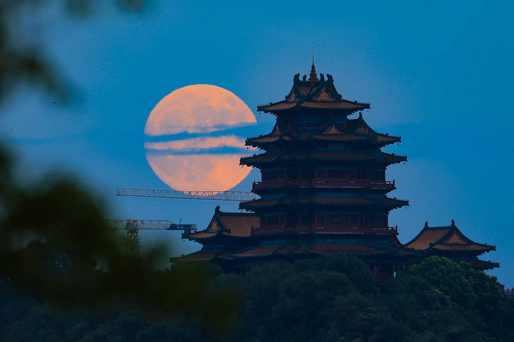 花好月圆人团圆<strong></p>
<p>比特币人民币</strong>，中秋“硬核”赏月指南来了
