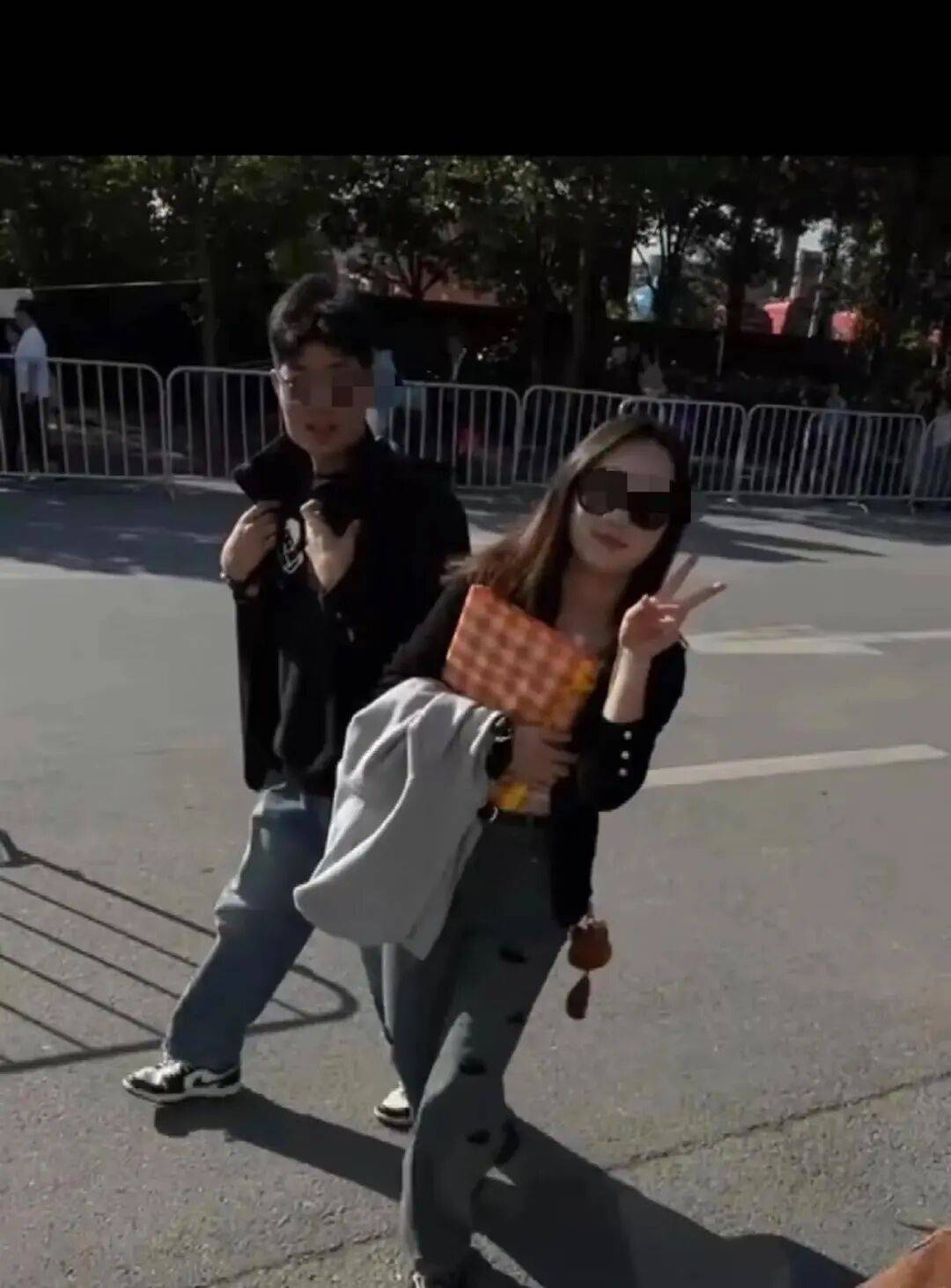 “中国两游客在马来西亚失踪”后续：男子手机定位仍在海底<strong></p>
<p>比特币现在价格</strong>，其姐姐加急办好护照即将赴事发地