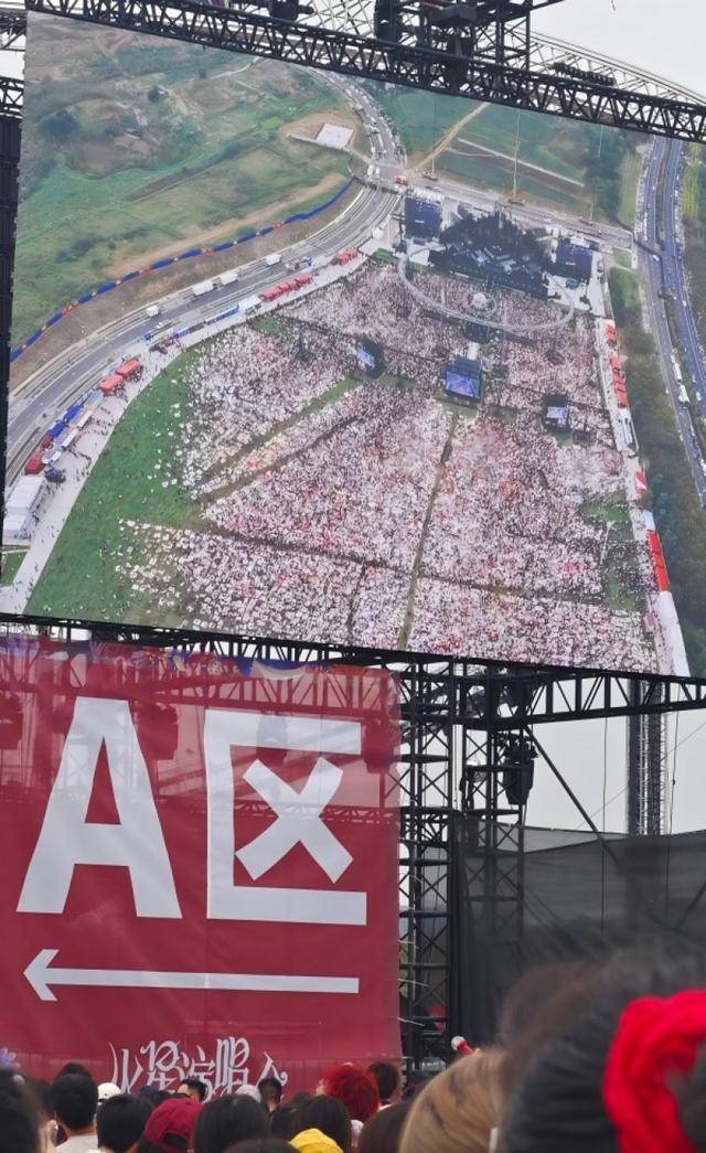 南京“登顶”旅游榜背后：七天六场音乐节<strong></p>
<p>比特币实时</strong>，票根经济成流量密码｜华夏双节观察