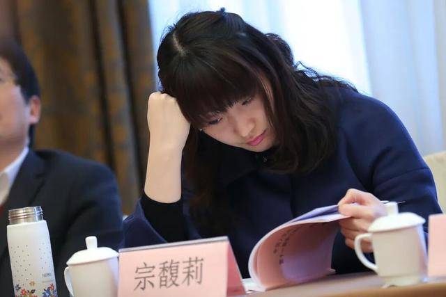 接班后<strong></p>
<p>比特币实时</strong>，宗馥莉做错了什么？