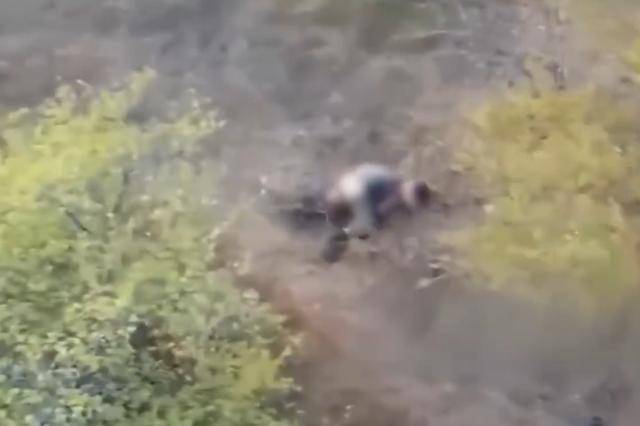 俄无人机救下一名正遭乌军性侵女子<strong></p>
<p>购买比特币</strong>，顾不上提裤子拔腿就逃，随后被击中