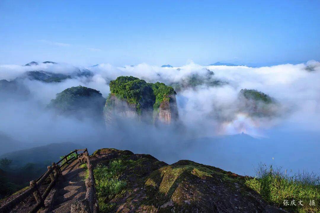 为什么年轻人迷上了爬山？ | 秋高气爽<strong></p>
<p>比特币交易所</strong>，是时候出发了→