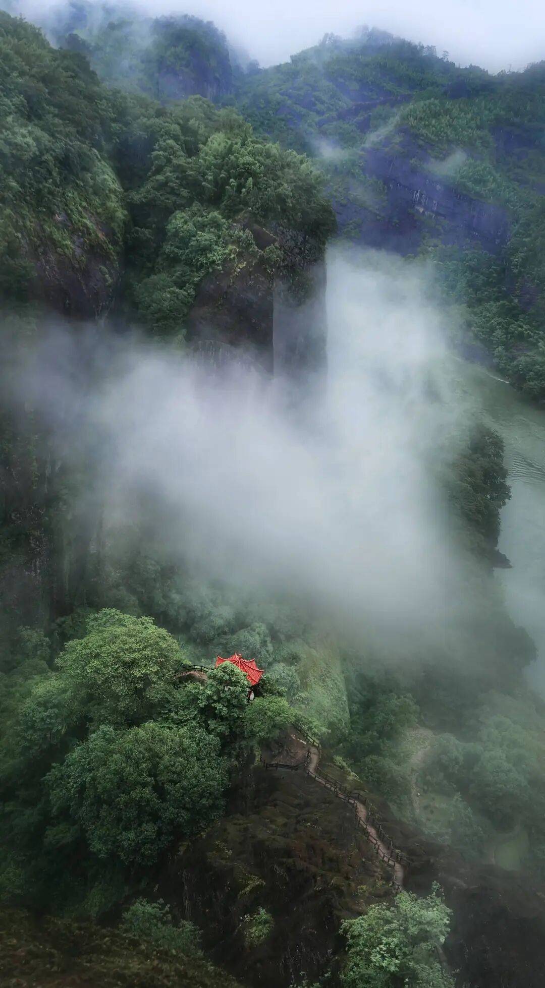 为什么年轻人迷上了爬山？ | 秋高气爽<strong></p>
<p>比特币交易所</strong>，是时候出发了→