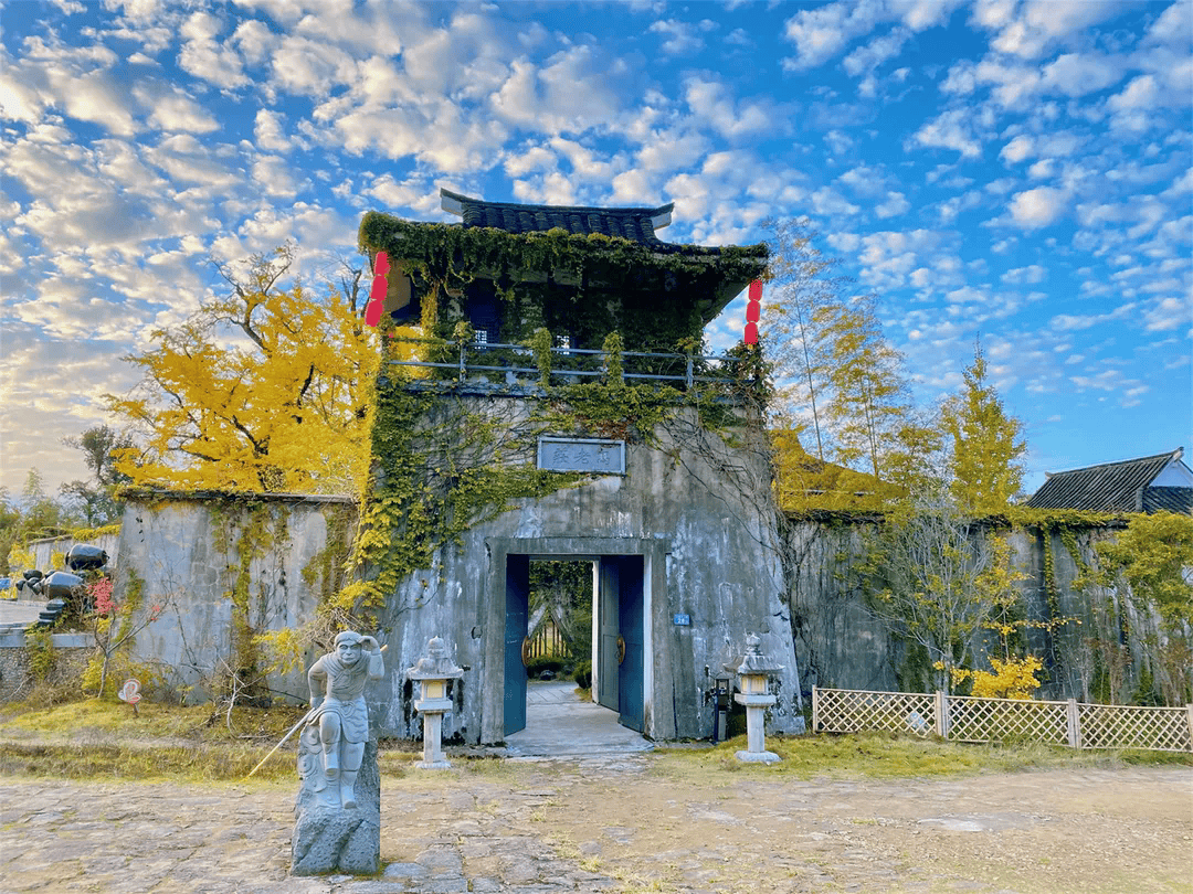 为什么年轻人迷上了爬山？ | 秋高气爽<strong></p>
<p>比特币交易所</strong>，是时候出发了→
