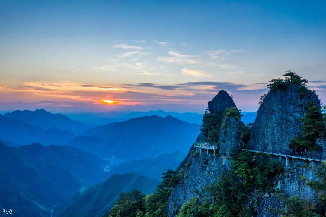为什么年轻人迷上了爬山？ | 秋高气爽<strong></p>
<p>比特币交易所</strong>，是时候出发了→