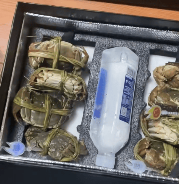 消费者花400元买到臭蟹客服建议蘸醋吃<strong></p>
<p>比特币交易所</strong>，“包退包赔”的售后执行严苛，网红蟹太太信任危机凸显，被协会除名屡遭行政处罚