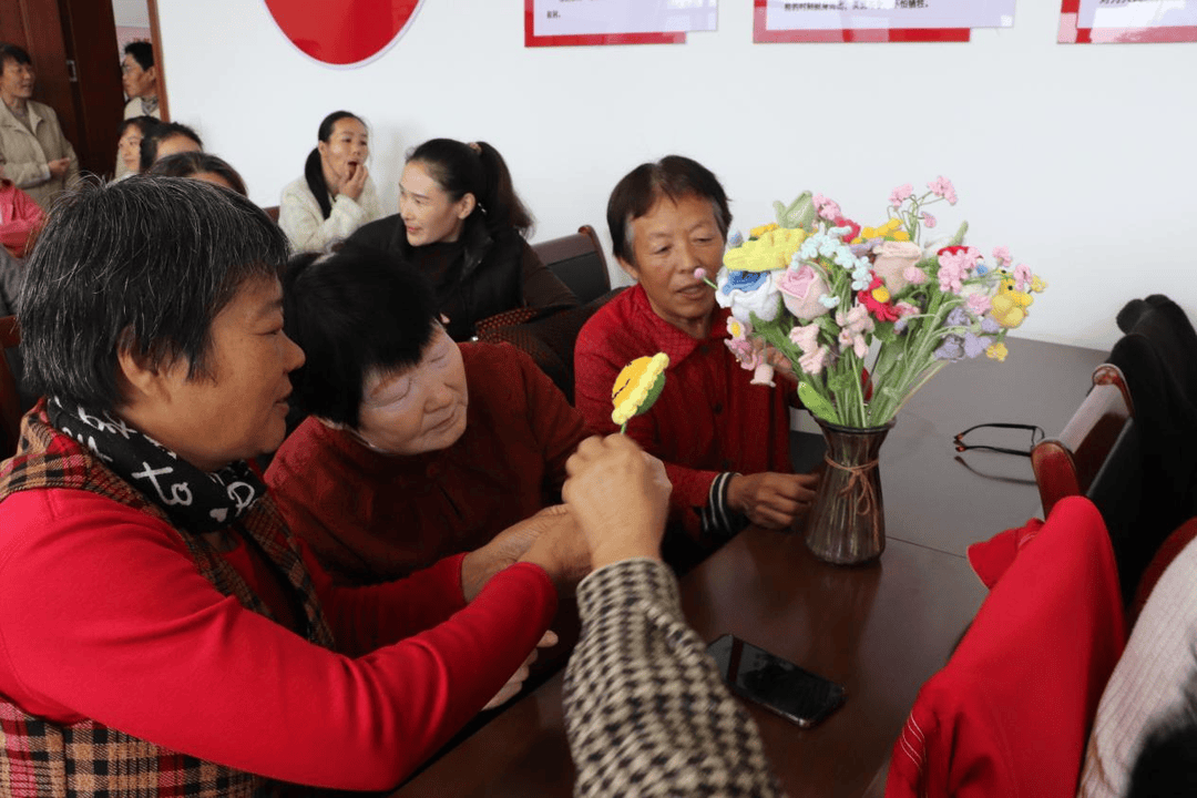 当钩针遇见乡土<strong></p>
<p>比特币k线图</strong>，曲阜“非遗培训”绘就乡村振兴新图景