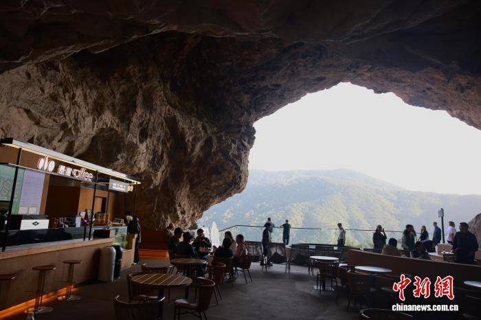 浙江温州乐清雁荡山:悬崖咖啡助力传统景区焕新出圈