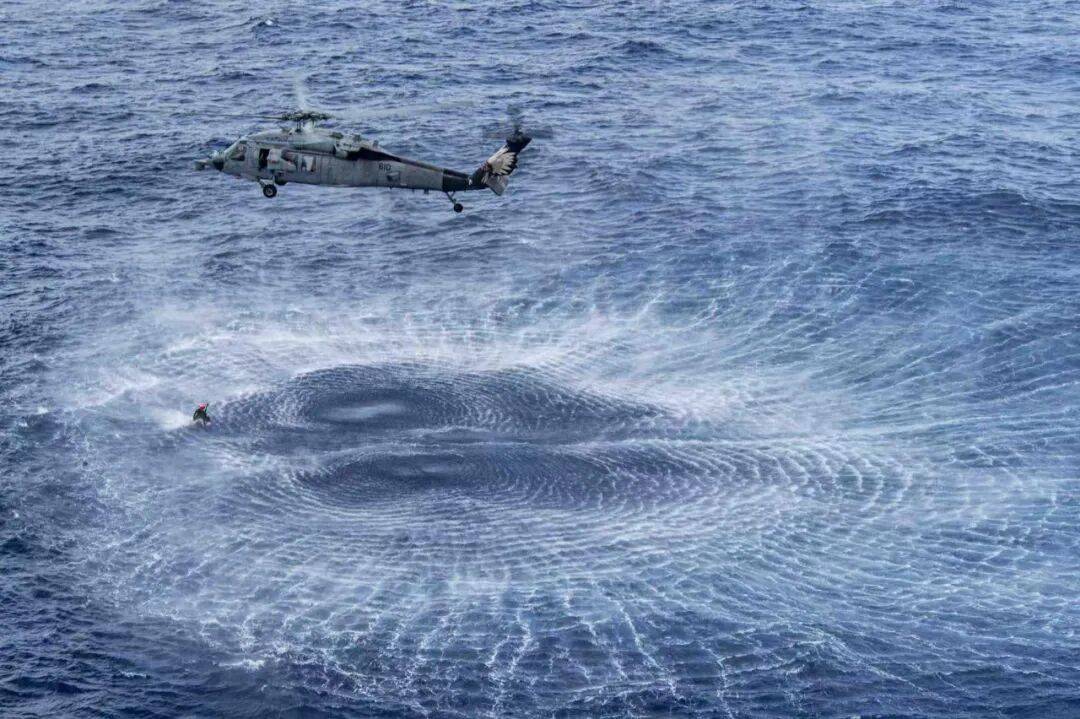 美海军在南海连摔两架飞机<strong></p>
<p>比特币最新价</strong>，因电磁攻击？中国军号发文