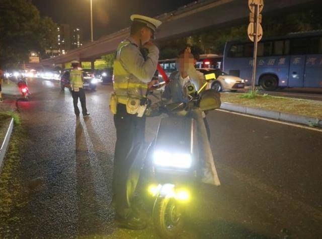 北京“电子眼”开始抓拍电动自行车违法<strong></p>
<p>比特币最新价</strong>，试点审核录入电动自行车违法行为3.8万起