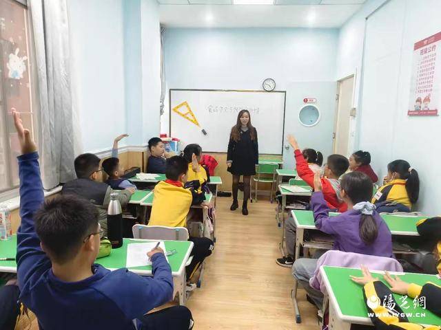 健康“食”光 守护“胃”来——自强社区开展少儿食品安全知识微课堂