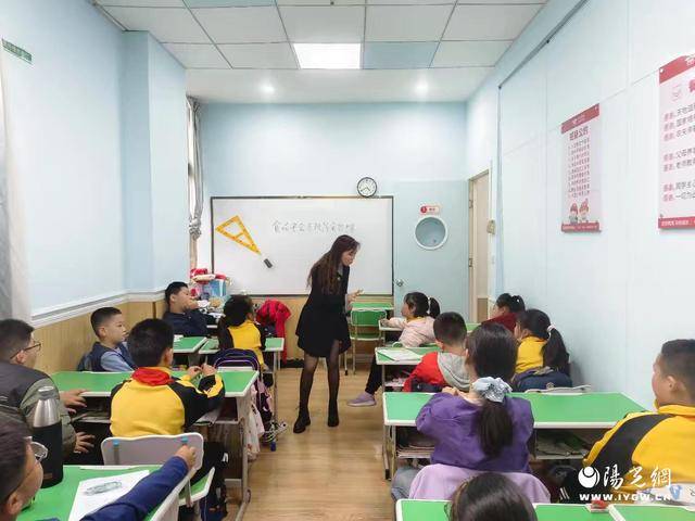 健康“食”光 守护“胃”来——自强社区开展少儿食品安全知识微课堂