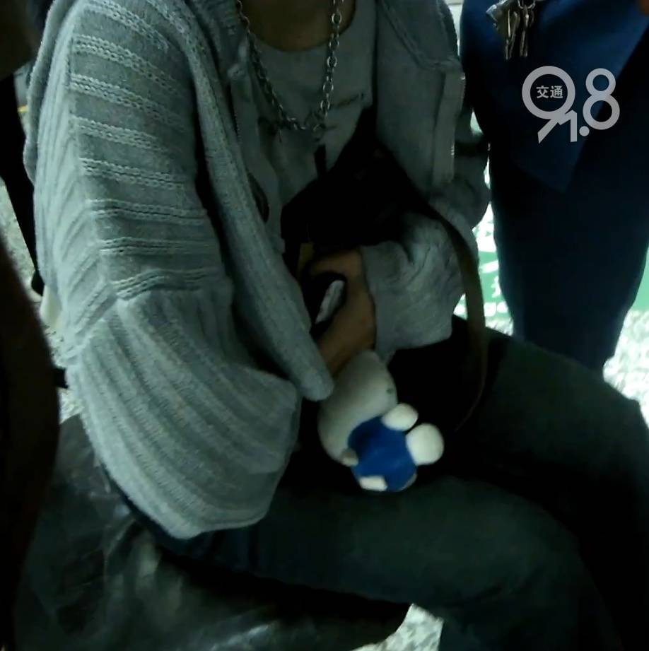 杭州地铁内<strong></p>
<p>比特币价格行情</strong>,女乘客突然崩溃大哭!紧接着……这一幕被拍下