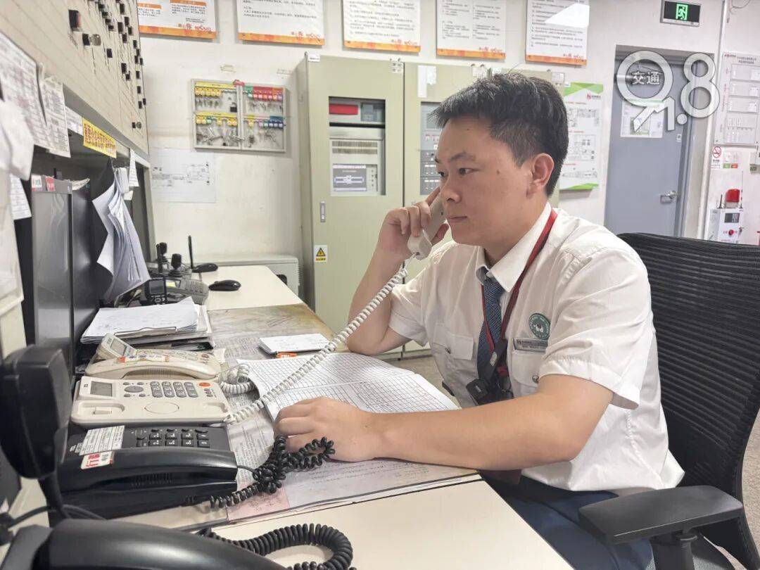 杭州地铁内<strong></p>
<p>比特币价格行情</strong>,女乘客突然崩溃大哭!紧接着……这一幕被拍下