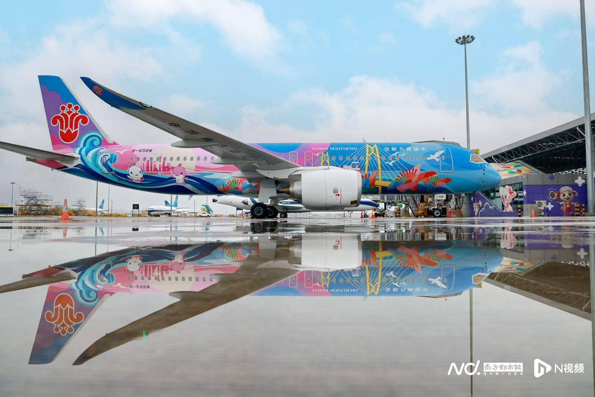 广州白云机场起飞<strong></p>
<p>比特币多少钱一枚</strong>！国内首架C919全运会主题彩绘机首航