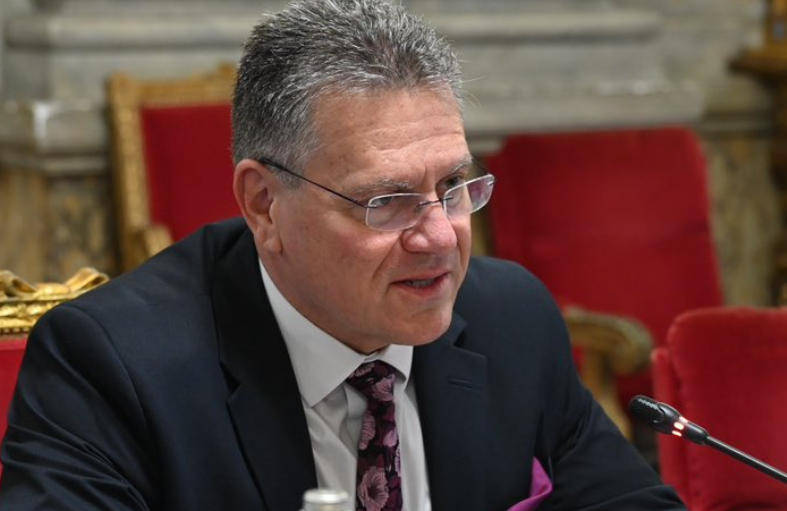 欧盟高官:向中方提交了2000份稀土申请<strong></p>
<p>今天比特币价格</strong>,刚过了一半