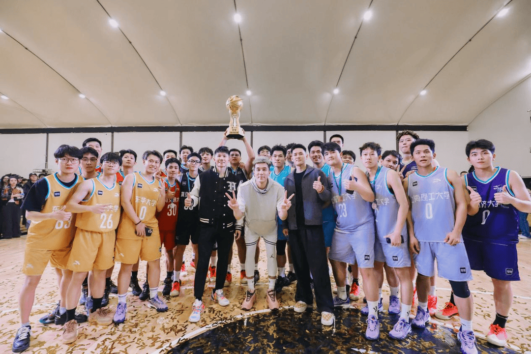 复旦、交大、同济等八大高校集结<strong></p>
<p>比特币现在多少钱</strong>，得物App“新生杯”篮球赛首战上海