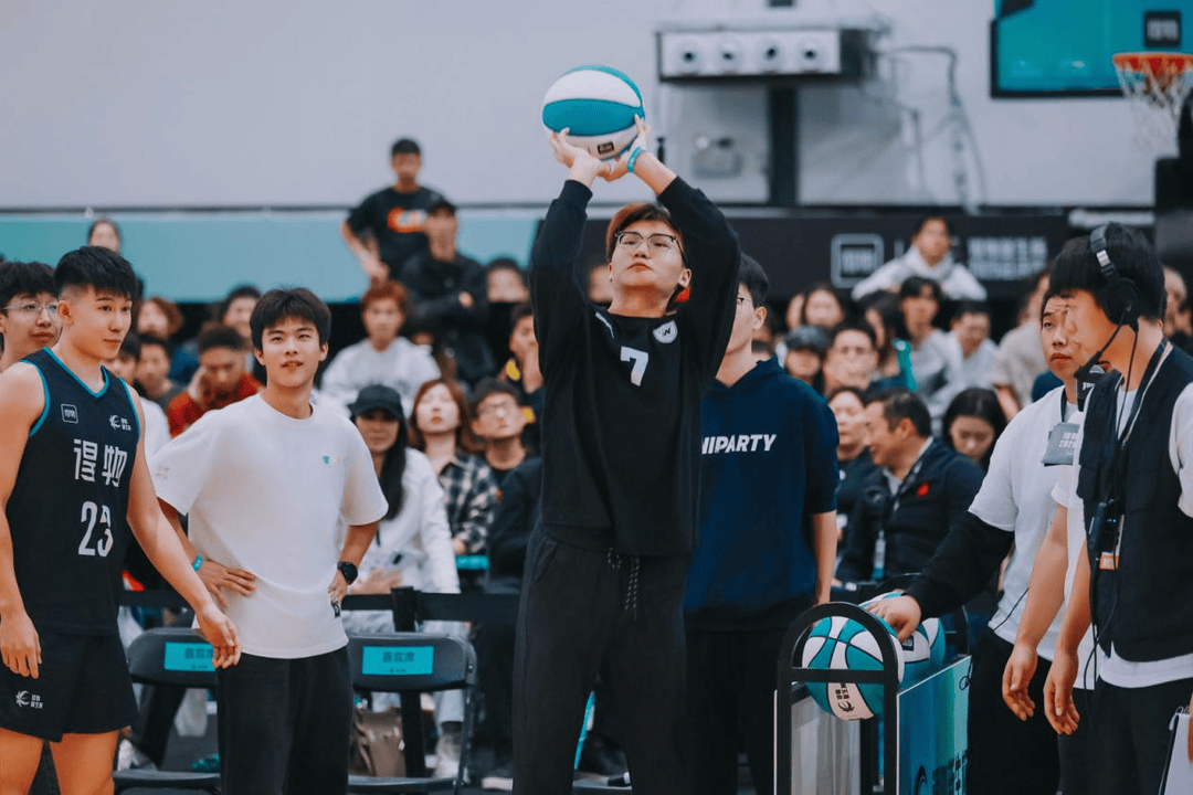 复旦、交大、同济等八大高校集结<strong></p>
<p>比特币现在多少钱</strong>，得物App“新生杯”篮球赛首战上海