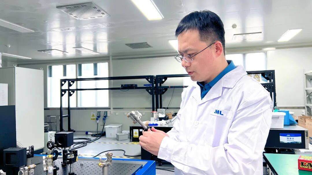 认真学习贯彻党的二十届四中全会精神<strong></p>
<p>比特币现在多少钱</strong>！来听听他们怎么说