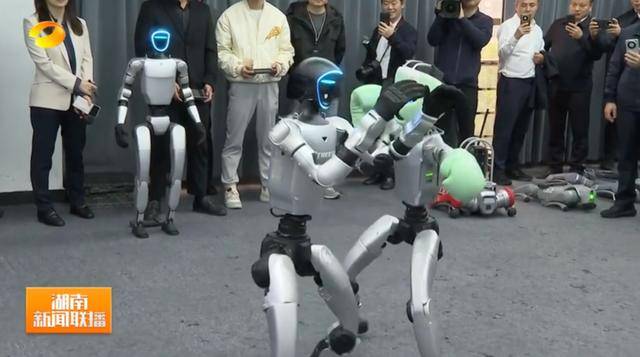 湖南省省长、浙江省省长<strong></p>
<p>比特币价值</strong>，一同观看机器人表演