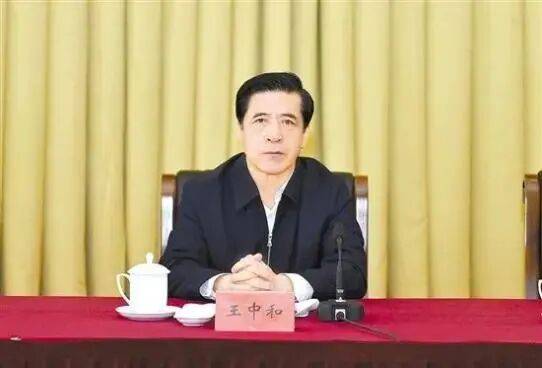 大搞权钱交易、权色交易<strong></p>
<p>比特币总市值</strong>！内蒙古自治区政协原党组副书记、副主席王中和被公诉