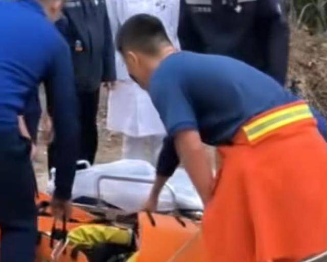 “我来个跳的”！女驴友不慎摔下巨石<strong></p>
<p>比特币历史最高价</strong>，目击者：粉碎性骨折