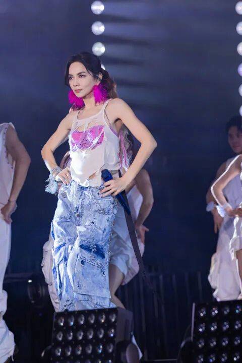 陈嘉桦<strong></p>
<p>比特币交易今日价格</strong>，不慌不忙的惊艳