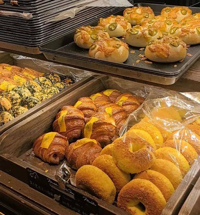 30元的蛋挞、50元的吐司……面包咋越来越贵？