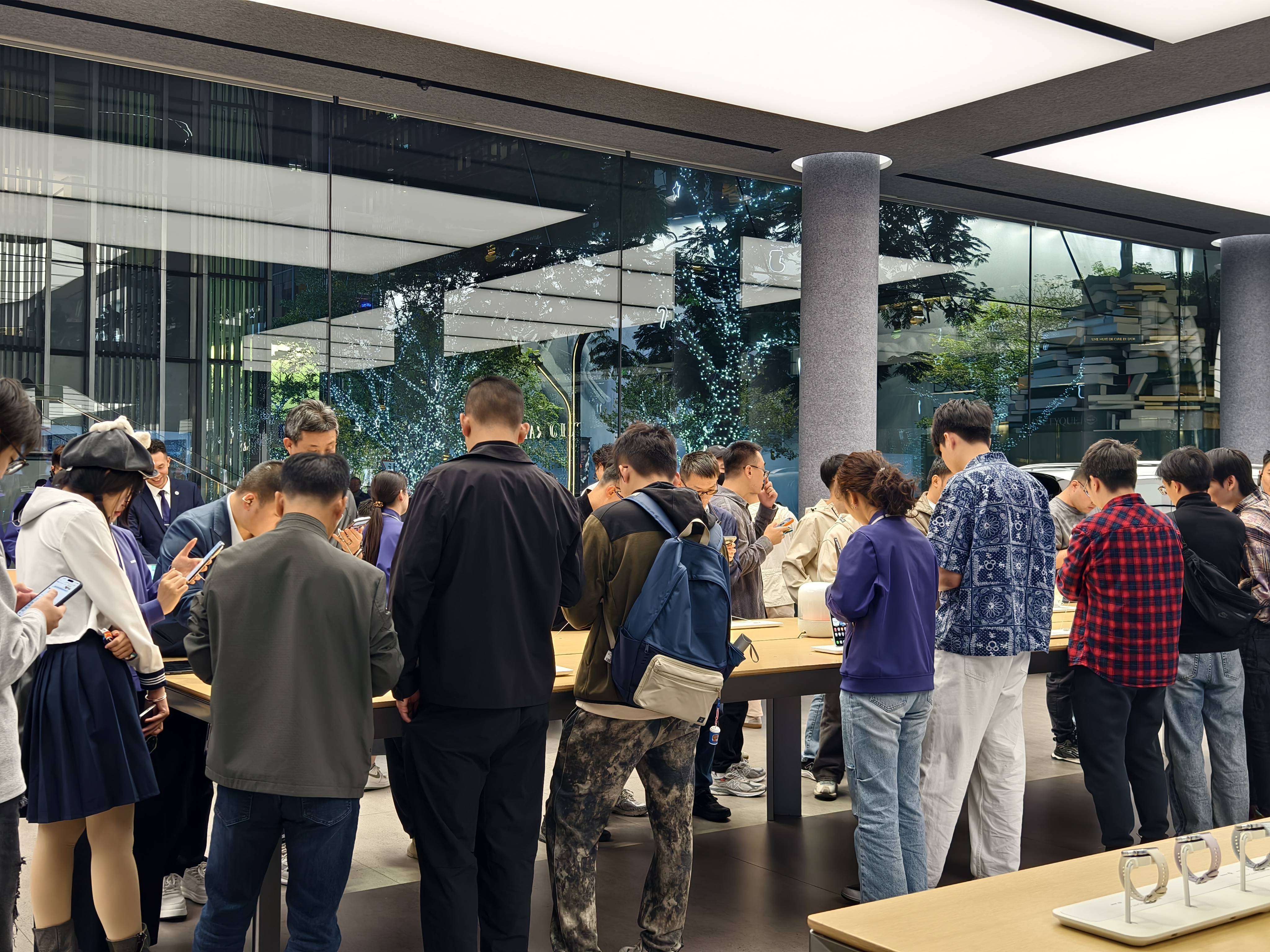 独家｜华为Mate80首批备货30万台左右<strong></p>
<p>一个比特币</strong>，渠道商称“定价很有魄力”