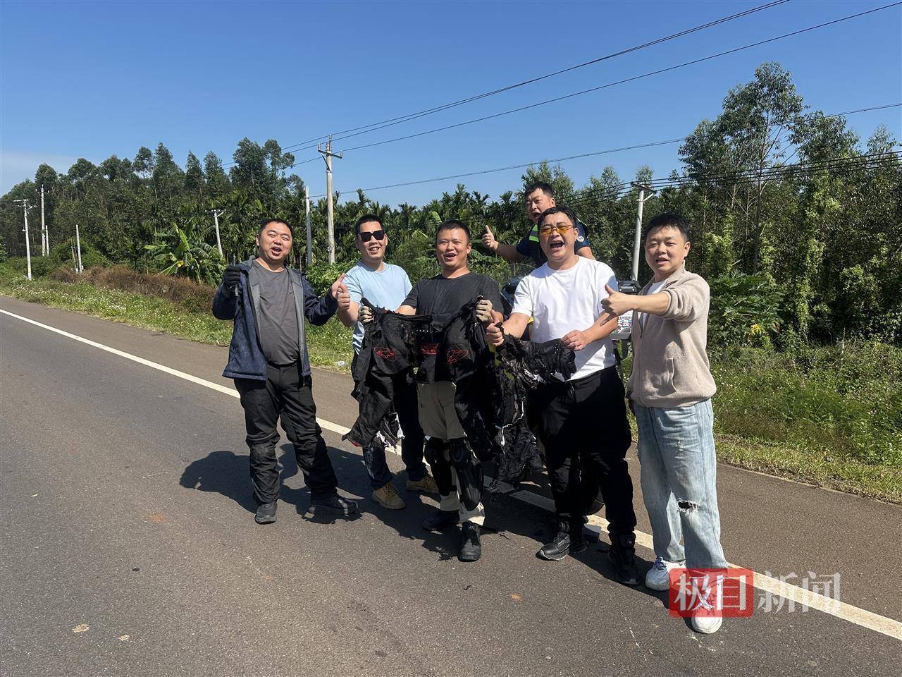 海南一女子被野蜂围攻躲进电动车挡风被<strong></p>
<p>一个比特币</strong>，5名摩友挥舞衣服施救