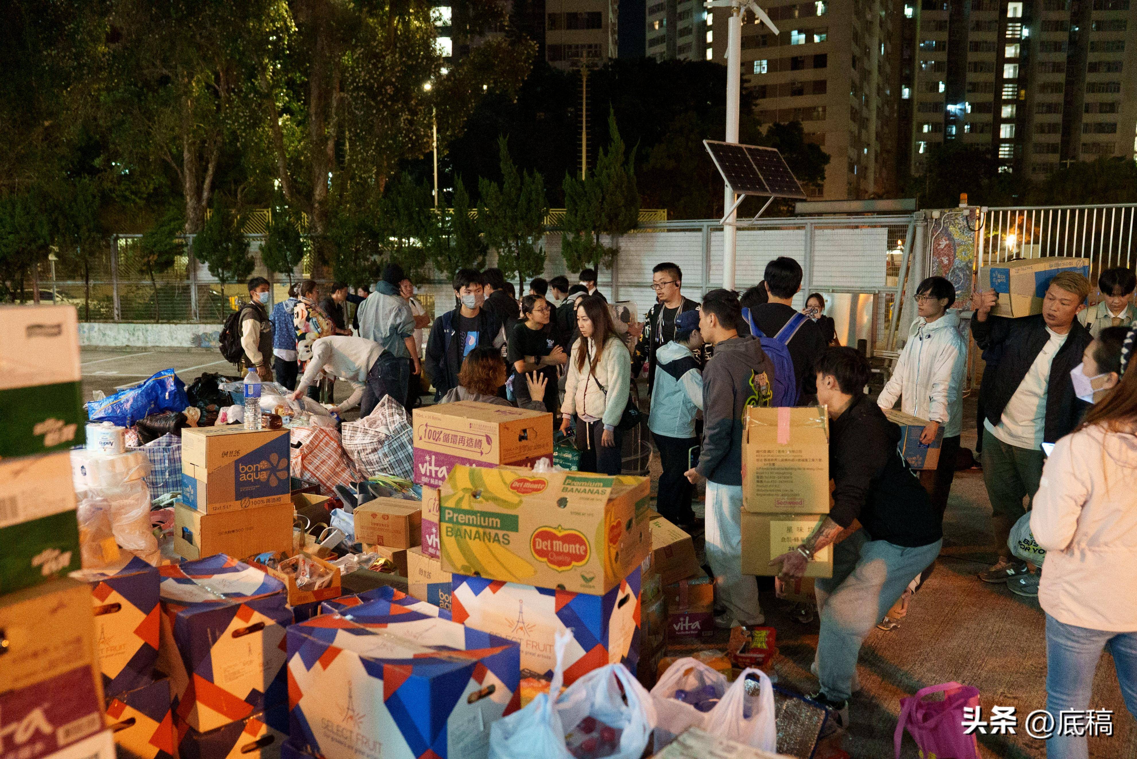 香港宏福苑大火中的一夜：“眼睁睁看着整栋楼被烧”<strong></p>
<p>比特币网站</strong>，有住户称母亲仍失联