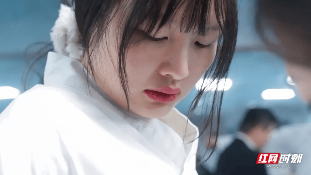 汶川地震被救起的女孩<strong></p>
<p>比特币平台</strong>，17年后和救她的军人结婚了