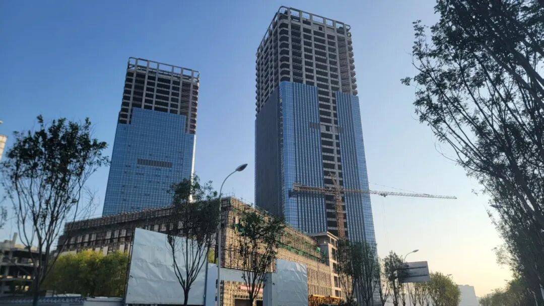 西安地标“双子塔”荒芜十年<strong></p>
<p>比特币兑人民币</strong>，7.48亿起拍