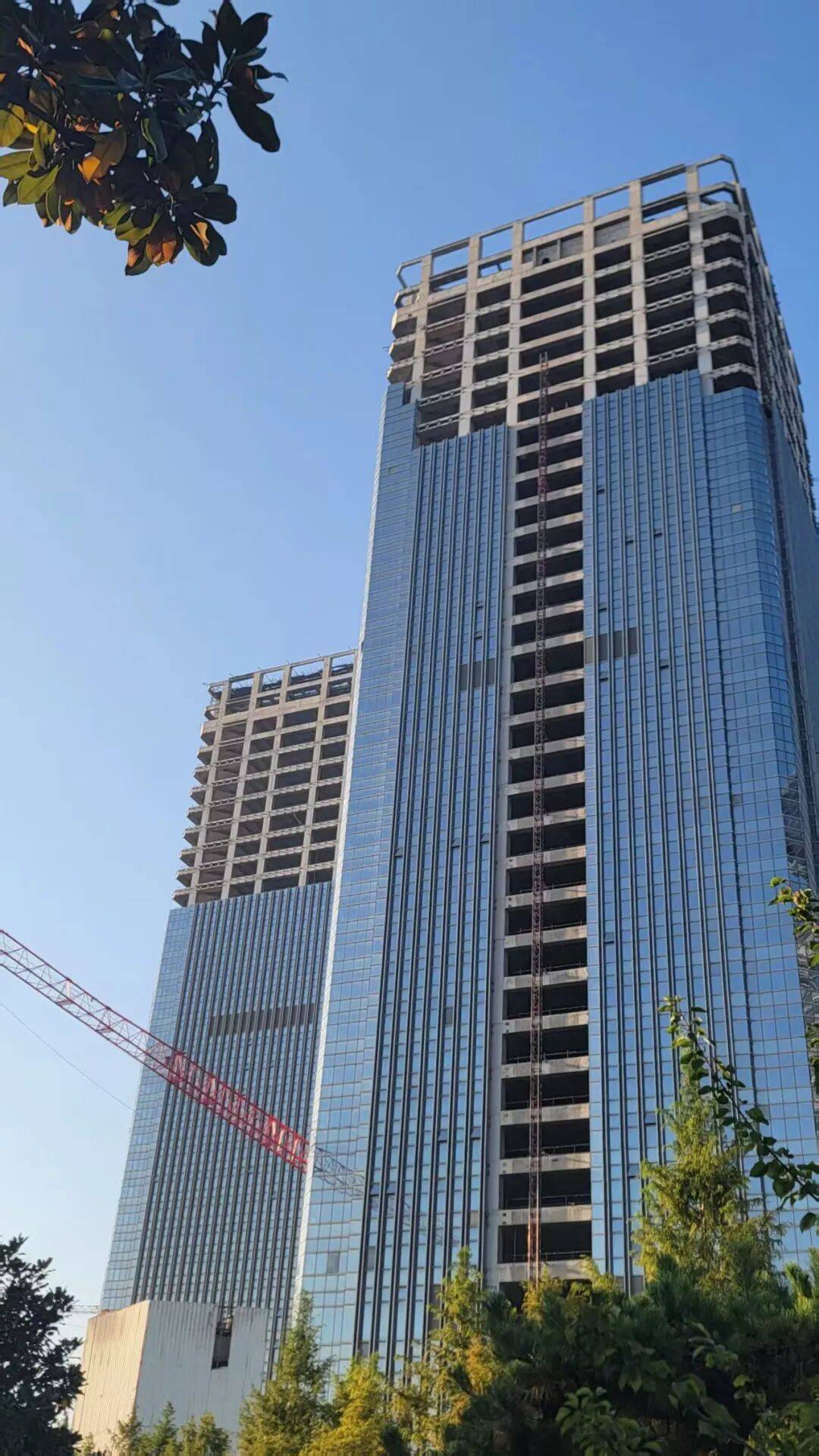 西安地标“双子塔”荒芜十年<strong></p>
<p>比特币兑人民币</strong>，7.48亿起拍